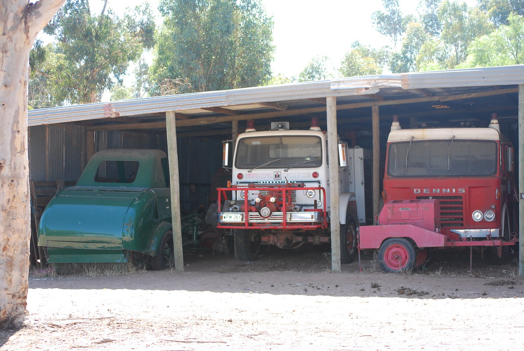 Fire Engines - Old Tailem Town