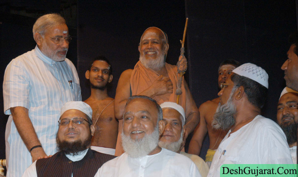 Modi’s hand on shoulder charms Muslim Imam(Photo  