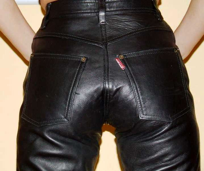 Butt In Leather 117