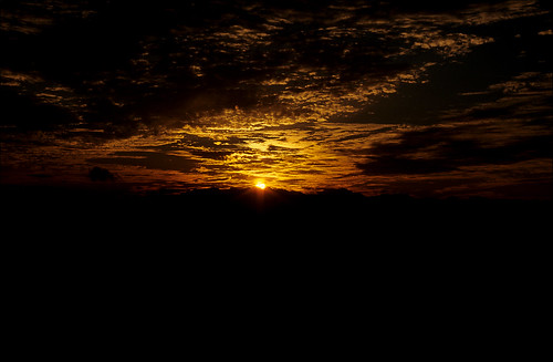 nepal sunset orange black yellow clouds geotagged slide transparency kathmandu agfa himalayas kathmanduvalley nagarkot ctprecisa agfachrome ricohkr10 flickrfly ronlayters slidefilmthenscanned hilltopvillage himalayansunset viewstothehimalaya youcanseeeverestfromhere butintheoppositedirection geo:lat=277177 geo:lon=855204