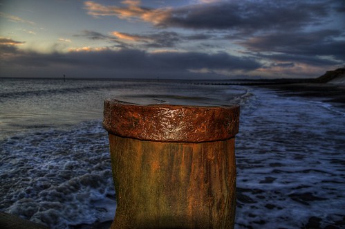 wood uk england beach water metal coast rust post yorkshire east handheld groyne hdr highdynamicrange eastcoast hornsea humberside 3xp eastriding 3ex 3exp handheldhdr highspeedhdr highspeedbracketing