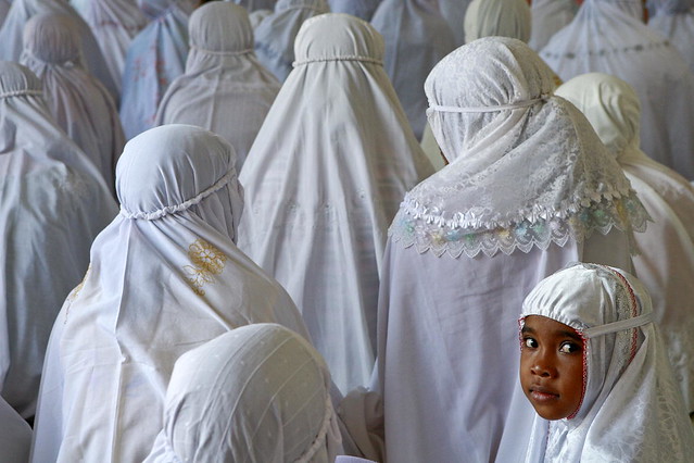 Women Observe Eid al-Fitr