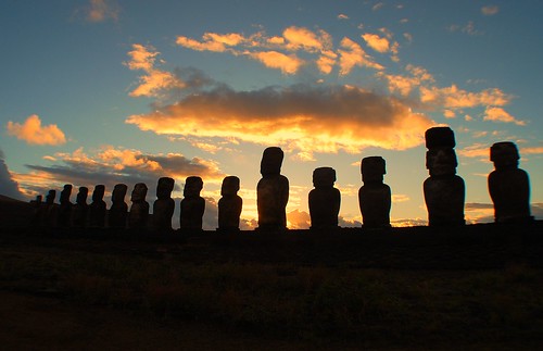 world travel sunset photography la nikon 55mm civilization moai easterisland fa 200mm wideanglelens ahutongariki differenza ♥♥ lamicizia nikond40 ♫♪♫ ♫♪♫♥♥lamiciziafaladifferenza♫♪♫♥♥ picnikorpicnic