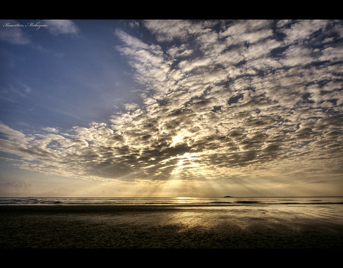 light sun beach clouds canon sand malaysia rays hdr kuantan pahang canon1022mm 400d