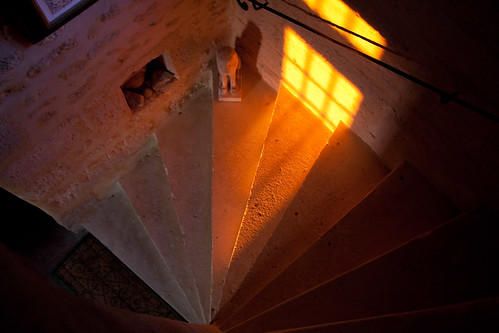 vacation france spiral stairway staircase april 2009 magichour goldenhour uzes altuwa masvieux