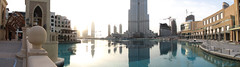Panorama horizontal afuera de Dubai Mall