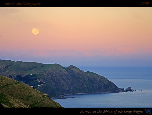ocean light sea newzealand sky sun moon clouds sunrise reflections geotagged coast surf framed fullmoon 2009 kapiticoast pukeruabay longnightsmoon coldmoon tomraven geo:lat=41004403 geo:lon=174937733 q209