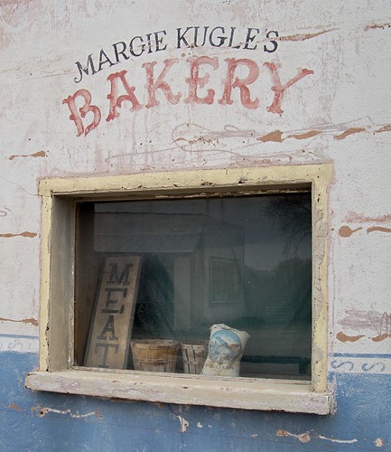 old reflection window shop texas fake roadtrip bakery western ghosttown frontier authentic texan bakers brackettville applecrypt