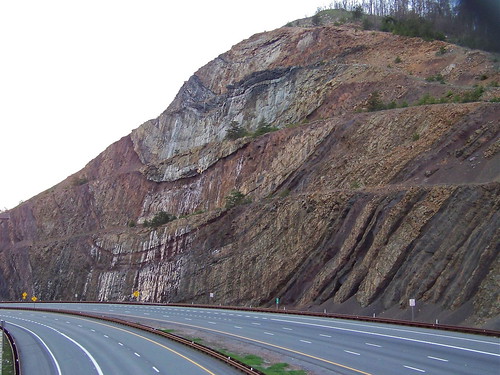 rock maryland syncline roadcut sidlinghill