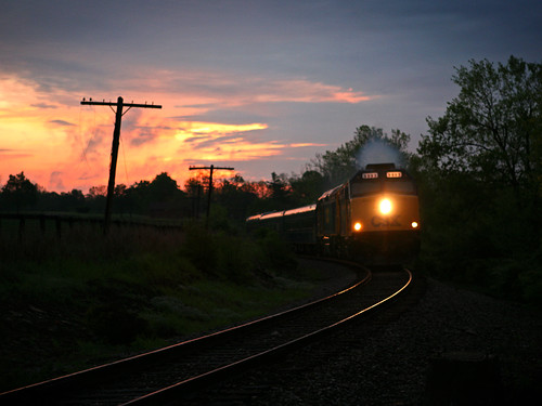 train sunrise kentucky locomotive derby csx