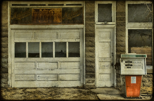 texture abandoned sign rust decay garage ks pilsen gasstation pump explore faded kansas smalltown garagedoor svitka