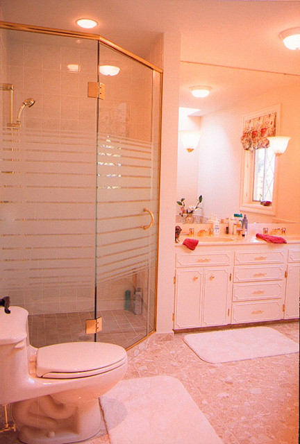 Oversized shower in en-suite.