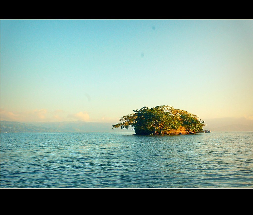 On White: Isla de los Monos, Laguna de Catemaco, Veracruz ...