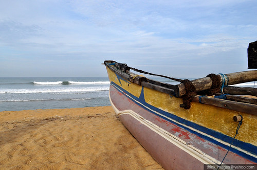 sky beach landscape boat sand bluesky catamaran srilanka seawave idjtweerawardana