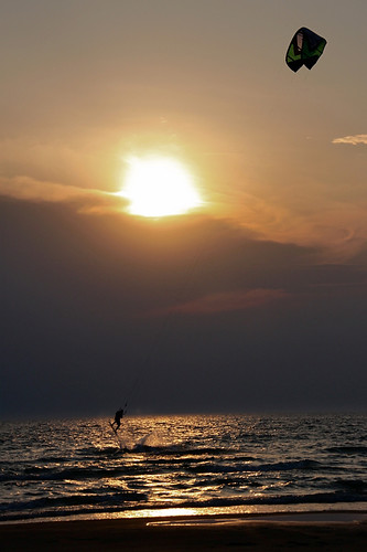 kite ontario canada beach surfing sauble 2011 news46 thisimagemaynotbeusedinanywaywithoutpriorpermission©allrightsreserved2011 201105312009260886