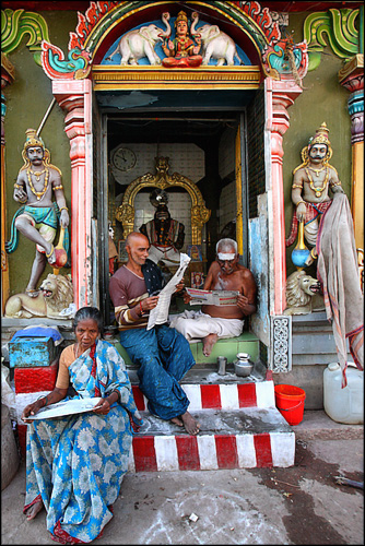 city travel india standing 2009 madurai tamil tamilnadu southindia dravidian oochappan indianphotography img0282 tamillifeculture maduraicitylife