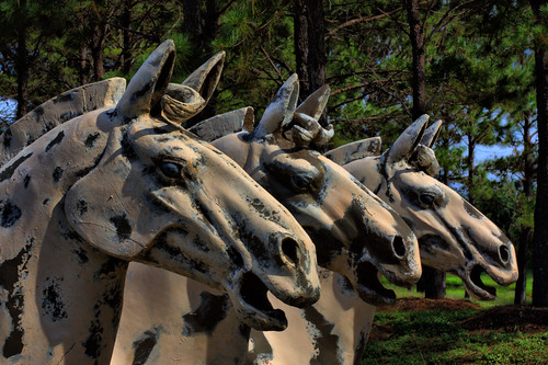 china horses statue museum texas katy outdoor tx statues terracottawarriors forbiddengardens qindynasty replicas canonef50mmf14usm 450d img5252 dphdr