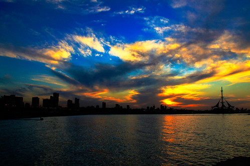 ocean city blue sunset sea panorama orange seascape reflection green water yellow clouds buildings seaside interestingness cityscape silent waterfront philippines middleeast explore crown kuwait hdr waterscape arabcountry canon450d pinoykodakero pindotpinoy vosplusbellesphotos mhels13 arraycloud