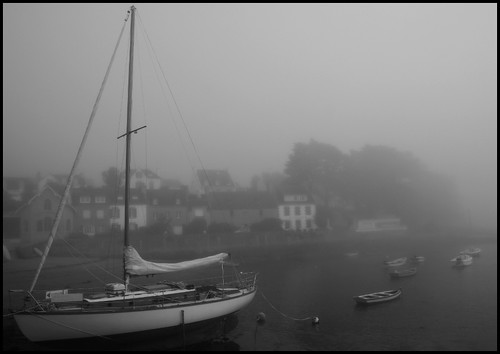 fog boat harbour oder finistère colorphotoaward