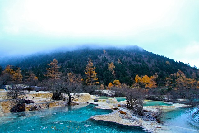 【中国】世界遺産「黄龍風景区」の観光ガイド：この世のものとは思えぬ美しすぎる峡谷