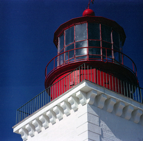 blue red lighthouse white france 6x6 film corse corsica kodakportra400vc phare 220 pentaconsixtl portovecchio autaut lachiappa
