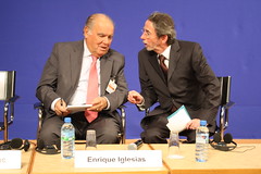 Enrique Iglesias, SEGIB and Colm Foy, OECD Development Centre. - Photo of Bry-sur-Marne