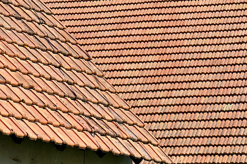 roof red tile geotagged pattern oberflaechen