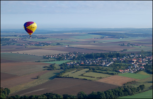 city morning sky hot field balloons landscape countryside flying view air au ballon country balloon flight over aerial ciel vol paysage ballons lorraine campagne vue 2009 ville 57 metz champ matin montgolfière dessus aerienne montgolfières montgolfiades