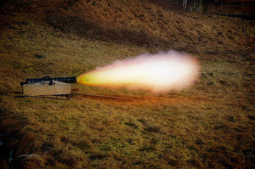 ball fire nikon iron shoot shot salute cannon kanon salutation d300 1685 skott skjut nikond300