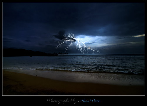 storm fiji scary you sunday fast run can how lightning coralcoast electrifying ricoparis mywinners abigfave aplusphoto nikond300 navitiresort vosplusbellesphotos ric0p tokina1116mmdxf28lens