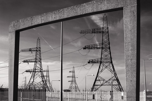 england blackandwhite monochrome lines kent power framed lan frame electricity dungeness giants pylons southcoast leviathan nuclearpower 2470mm nationalgrid llens takeaview landscapephotographeroftheyear canon7d