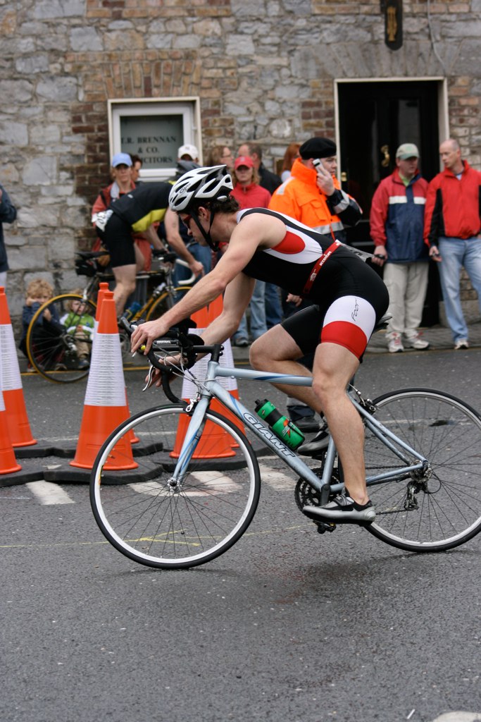 Rounding the turn for another 20km - TriAthy - I Edition - 2 June 2007