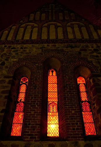 christmas windows church choir night germany star illumination kirche medieval herrnhuterstern mecklenburgvorpommern 13thcentury richtenberg stnikolai longesxposure moravianstar