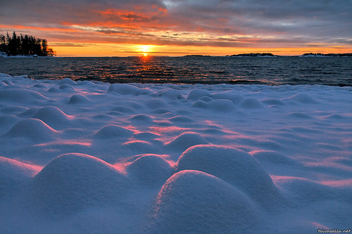 winter sunset sea snow water suomi finland geotagged helsinki lumi talvi seashore meri vesi lauttasaari auringonlasku nikond200 merenranta terrascania länsilahti