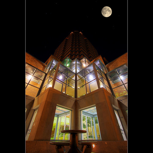 moon night oregon portland stars downtown hdr condominium koincenter photomatix fountainplaza sigma1020mmf35exdchsm canoneosrebelt1i