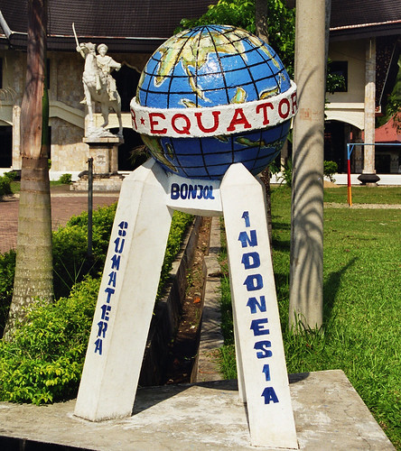 travel tourism monument statue sumatra indonesia asia 1999 equator sumatera bonjol sumbar westsumatra sumaterabarat tuankuimambonjol pasaman imambonjol