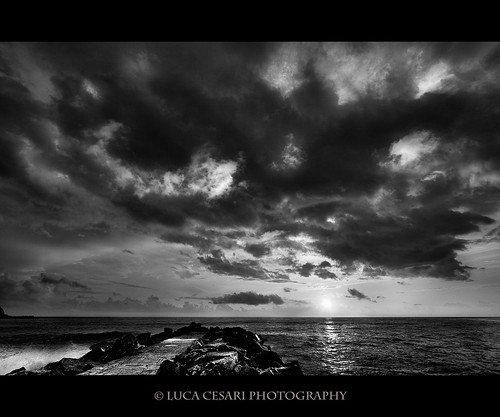 sea vacation bw holiday motion water clouds canon landscape grey mare waves liguria bianco nero efs1022mm 400d lucaeos
