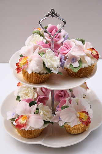 Spring flowers cupcakes.............