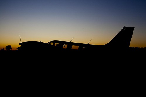 sunset silhouette plane aircraft seneca jerez fte