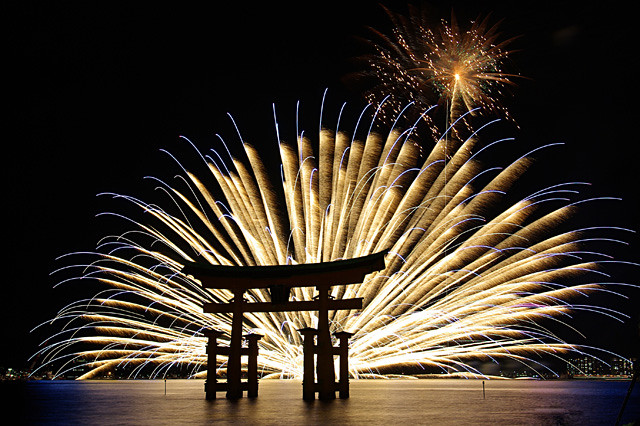 Miyajima Water Fireworks［Worldheritage］