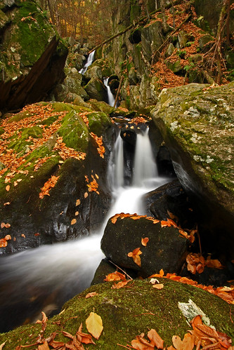 autumn fall massachusetts falls foliage chester waterfalls chesterblandfordstateforest goldminebrook