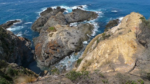 sea cliff seascape australia nsw nswsouthcoast burrewarrapoint guerillabay lumixdmclx3
