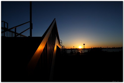 sunset pier louisiana downtown batonrouge riverfront bluehour canonefs1022mmf3545usm mrgreenjeans gaylon artistpicks gaylonkeeling