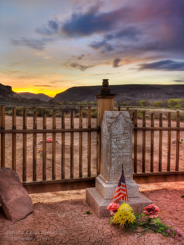 park family sunset red cemetery grave graveyard rock town utah berry district flag ghost tombstone places historic hills national burial ghosttown zion brighamyoung pioneers navajo hdr rockville settlement raiders grafton springdale janusz leszczynski killedbyindians registerof 013757