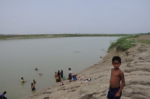 children rivers mansi bihar geo:dir=168 june2008 geo:lat=255044933333333 geo:lon=865341416666667 riverbasins