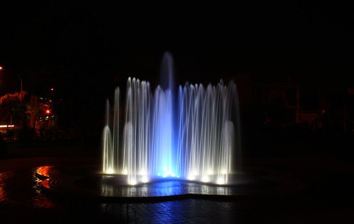 blue fountain night geotagged blu fontana nocturne notte notturno ghilarza geo:lat=40119692 geo:lon=8830484