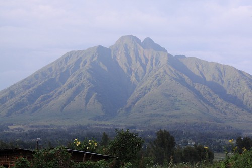 volcano rwanda virunga oldmansteeth