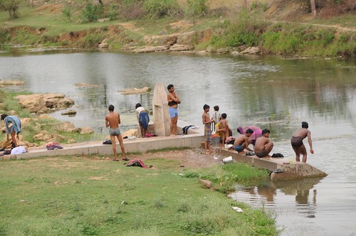 children lakes waterbodies madhyapradesh geo:dir=2931 june2008 narsinghpur geo:lat=2455283 geo:lon=809766216666667 traditionalwaterbodies
