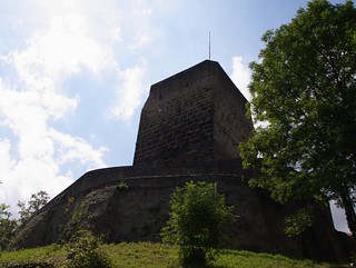 Bergfried einer Stauferpfalz