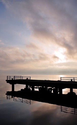 reflection japan sunrise pier 日本 十和田湖 towadalake 日の出 秋田県 反射 桟橋 akitaprefecture